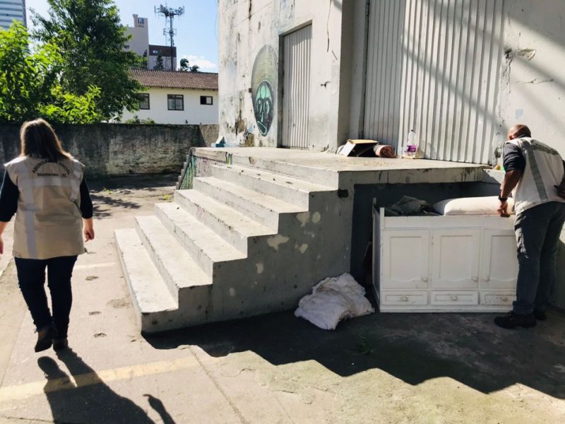 Servi&ccedil;o de abordagem convenceu 23 pessoas a serem levadas para o abrigo municipal – Foto: Divulga&ccedil;&atilde;o/Secom Blumenau/ND