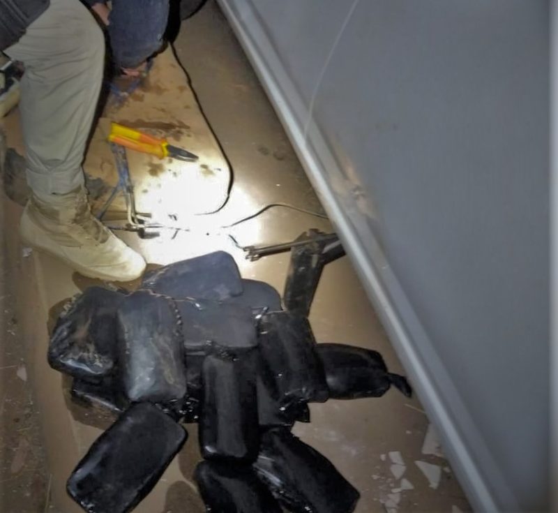 Droga estava em uma caminhonete, segundo a PRF &mdash; Foto: PRF/ND