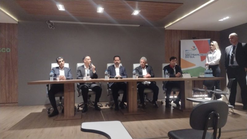 Forte rela&ccedil;&atilde;o comercial entre o porto e o pa&iacute;s asi&aacute;tico motivou a visita – Foto: Andr&eacute; Pereira/NDTV