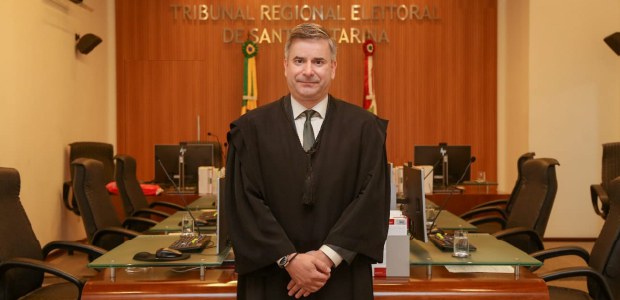 Advogado Fl&aacute;vio Pinheiro Neto assume como juiz substituto no Tribunal Regional Eleitoral – Foto: Divulga&ccedil;&atilde;o/TRE-SC/ND
