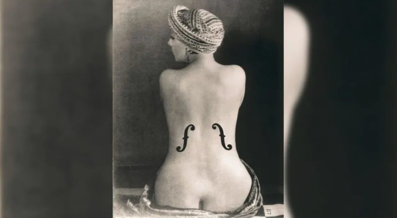 Fotografia de 1924 da namorada do surrealista americano Man Ray nua com marcas de violino aparentemente afixadas nas costas – Foto: Alamy Stock Photo/Reprodu&ccedil;&atilde;o/ND