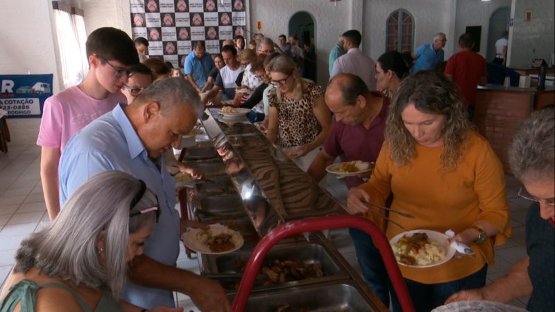 Gastronomie prägte die Party – Foto: Gladionor Ramos/NDTV