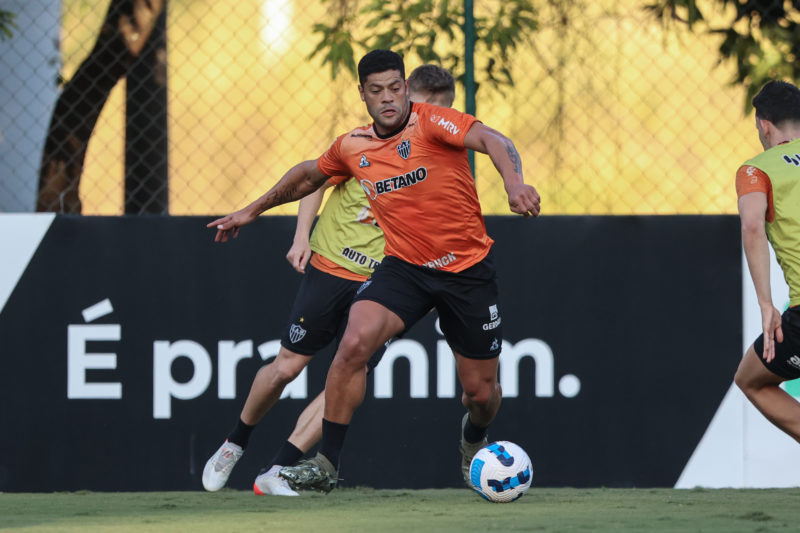 Hulk durante treino do Atlético-MG