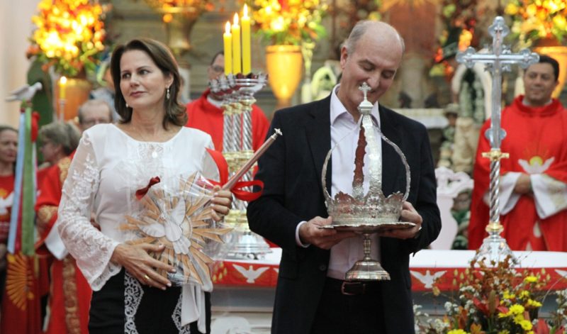 Casal festeiro da 170ª Festa do Divino em São José