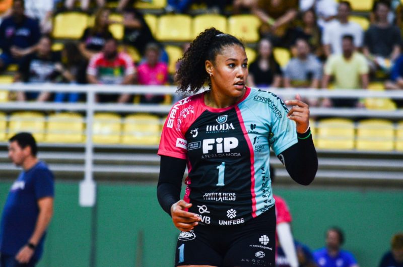 Atleta perdeu metade da mob&iacute;lia por conta da &aacute;gua que atingiu sua casa em Tubar&atilde;o – Foto: Jefferson Alves Schirmer