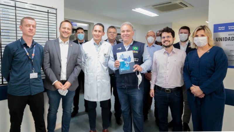 Joinville recebeu o ministro da Sa&uacute;de, Marcelo Queiroga, durante a tarde deste s&aacute;bado (28) – Foto: Camila Freitas / Prefeitura de Joinville/ND