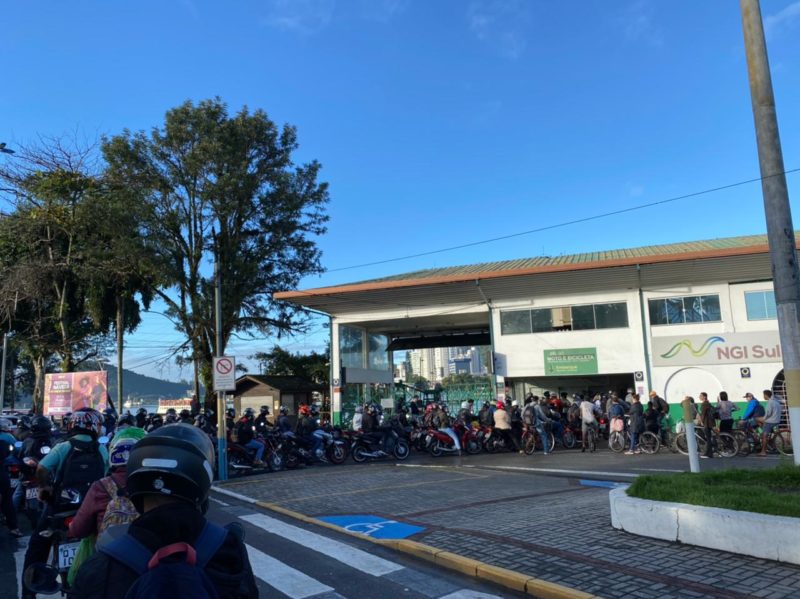 Ferry Boat teve superlota&ccedil;&atilde;o na manh&atilde; desta quinta-feira (05) – Foto: Carlos Cidral/NDTV