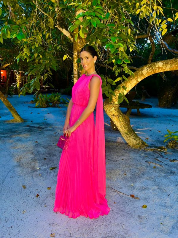 Entre cortes e costuras, aos seus 27 anos Amandinha já produziu 300 vestidos e muitos mais que virão 