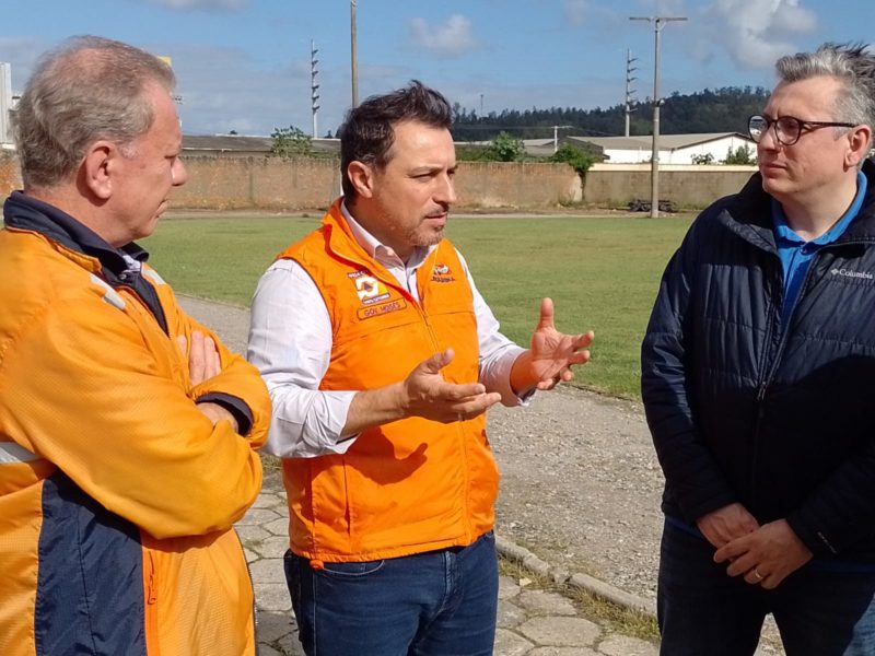 Em Tubar&atilde;o o governador lembrou dos 25 anos em que atuou como bombeiro na cidade. – Foto: Marcelo Becker