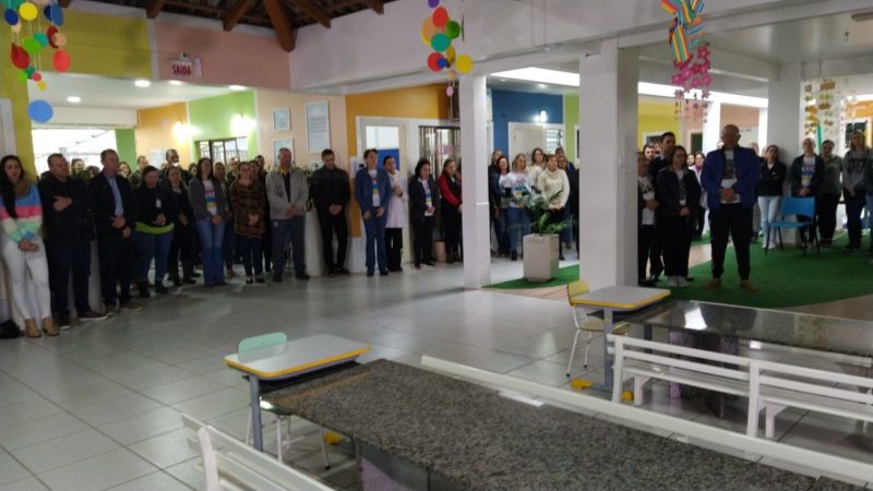 Homenagem ocorreu na manh&atilde; desta quarta-feira (4) na creche onde o crime aconteceu – Foto: Felipe Kreusch/ND