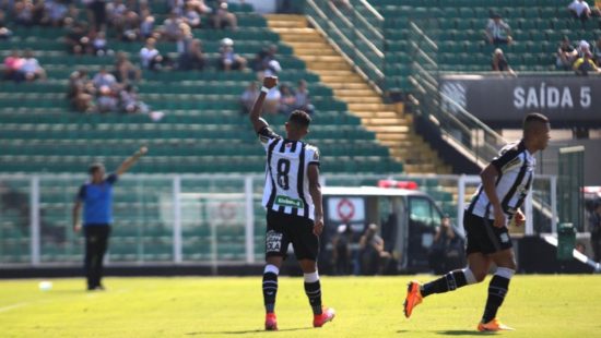 Tito é apresentado pelo Figueirense: 'se tivesse que jogar agora, já  estaria pronto