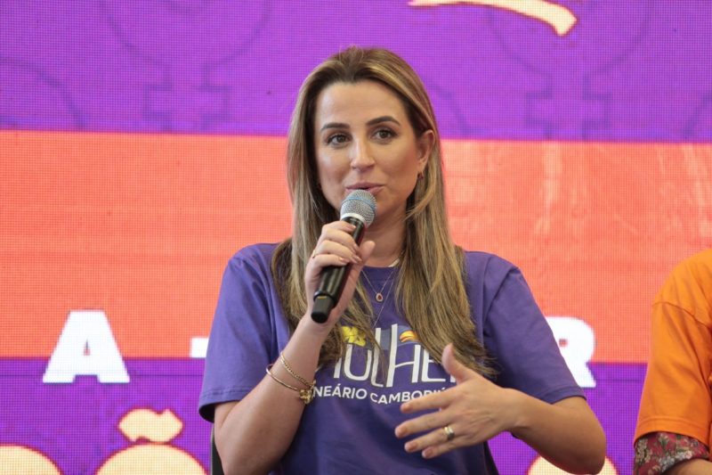 Foto de Juliana Pavan, ela cancelou a agenda após a mãe desmaiar