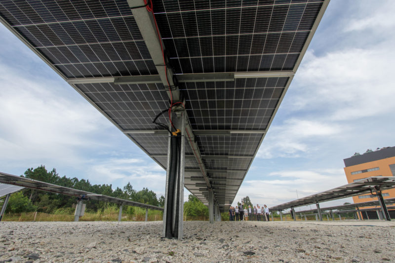 With an investment of 7.2 million reais, the installation with solar tracking and panels that rotate around an axis includes two types of photovoltaic modules in four different soils, so that working conditions can be studied throughout the year - Photo: Leo Munhoz / ND