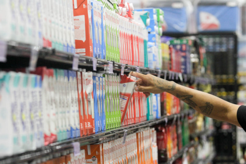 ICMS do leite longa vida caiu para 7% – Foto: Leo Munhoz/ND