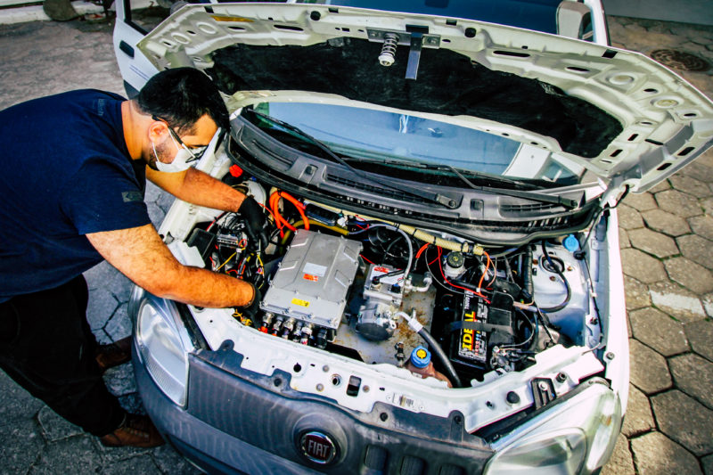 Projeto ConVerTE transforma ve&iacute;culo a combust&atilde;o para totalmente el&eacute;trico – Foto: Leo Munhoz/ND