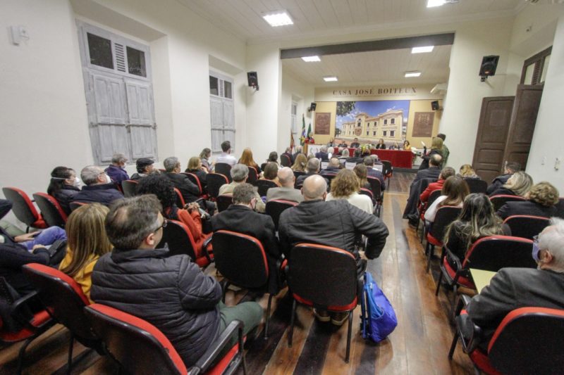 Noite de casa cheia no Pr&ecirc;mio Catarinense de Literatura relativo a 2021 e entregue em 2022 – Foto: Leo Munhoz/ND