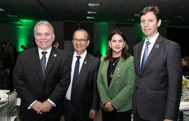 Ministro Marcelo Queiroga, senador Jorginho Mello, deputada federal Carmem Zanotto e presidente da ACM, Ademar Jos&eacute; de Oliveira Paes Junior – Foto: ACM/Divulga&ccedil;&atilde;o/ND