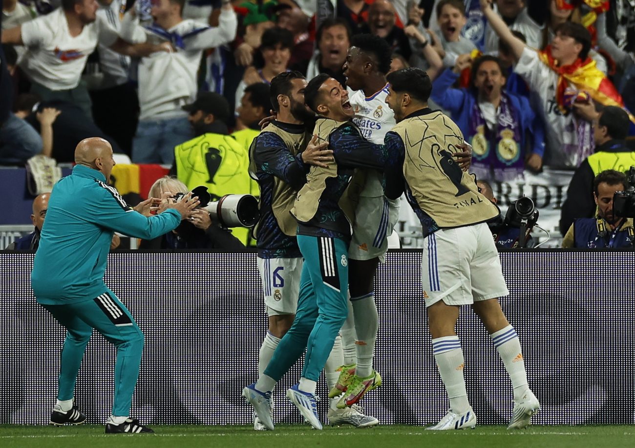 Liga dos Campeões  Real Madrid conquista a 14ª! – DW – 28/05/2022