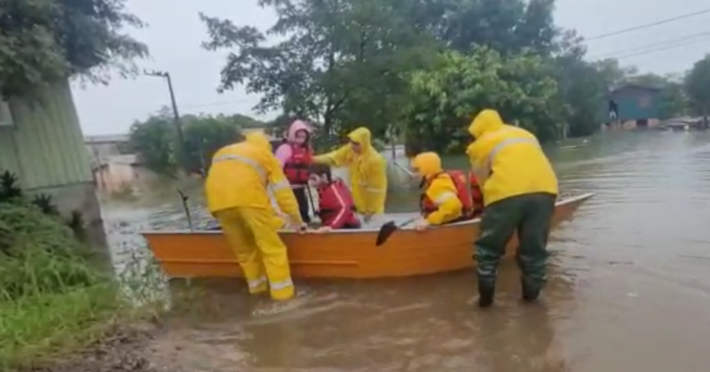 Famílias são resgatadas após ficarem ilhadas em Forquilhinha &#8211; Foto: PMF/Divulgação/ND
