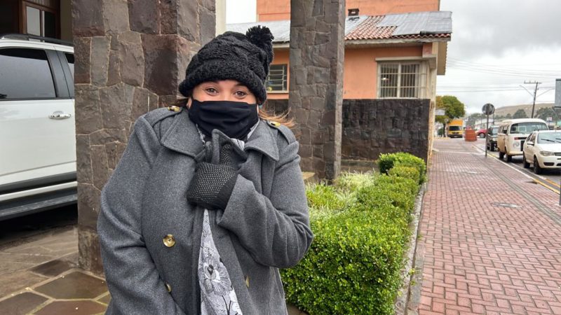Frio intenso deve continuar at&eacute; a pr&oacute;xima ter&ccedil;a-feira (24) – Foto: Camila Levien/NDTV