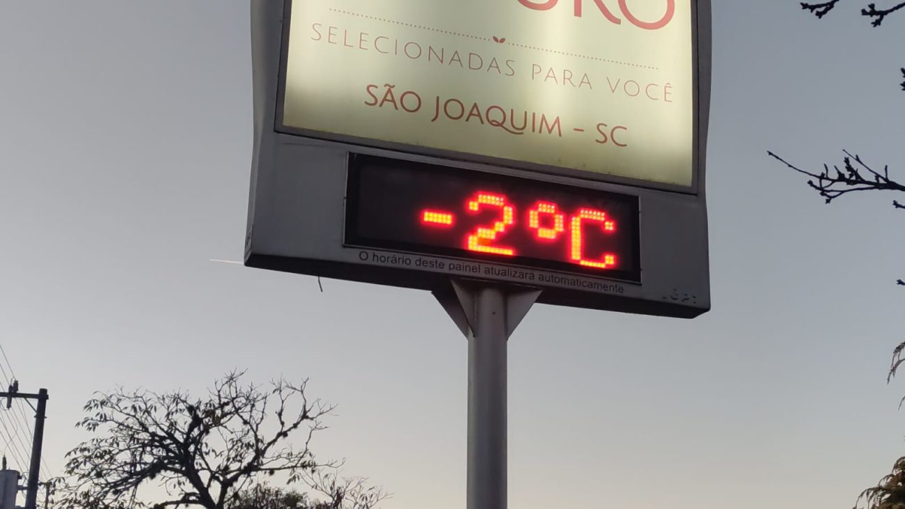 Termômetro marcando -2°C Temperaturas caem em SC na próxima semana