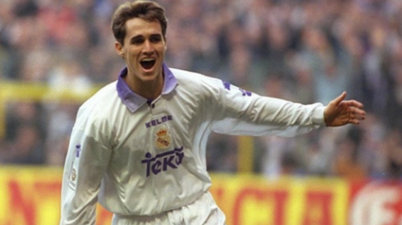 S&aacute;vio: Habilidosos, S&aacute;vio n&atilde;o chegou a ser &iacute;dolo do Real Madrid. Mas foi bicampe&atilde;o pelo time em 2000 e 2002. Assim est&aacute; na hist&oacute;ria do clube. – Foto: Real Madrid/Divulga&ccedil;&atilde;o