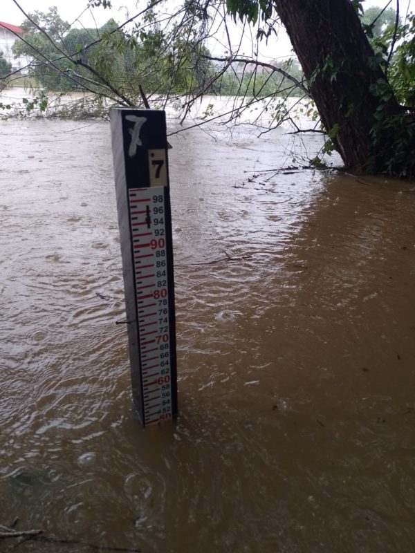 R&eacute;gua de medi&ccedil;&atilde;o do rio, localizada na rua Equador em Timb&oacute; – Foto: Divulga&ccedil;&atilde;o