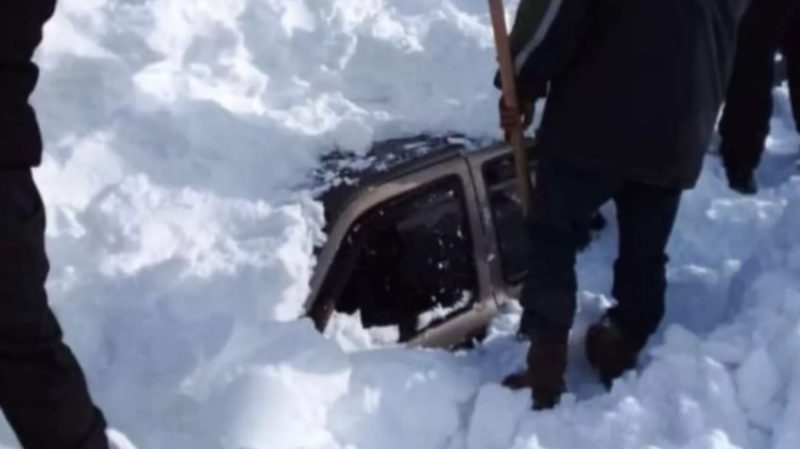Veículo que acompanhava o tropeiro e seu rebanho foi achado sob metros de neve na Patagônia &#8211; Foto: Divulgação/Internet/ND