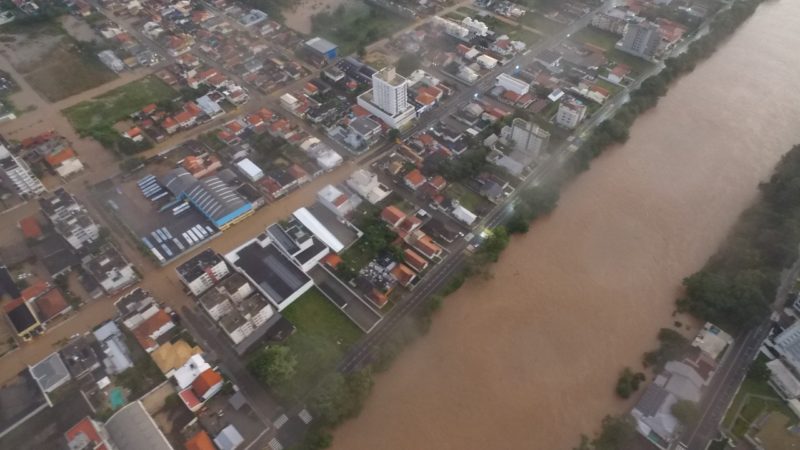 Rio Tubarão transbordou na madrugada desta quinta-feira (5) &#8211; Foto: Divulgação/ND