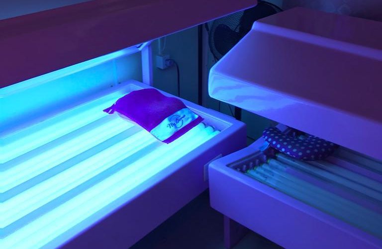 C&acirc;maras de bronzeamento s&atilde;o proibidas em cl&iacute;nicas de est&eacute;tica em todo o pa&iacute;s – Foto: Prefeitura de Itaja&iacute;/Divulga&ccedil;&atilde;o/ND