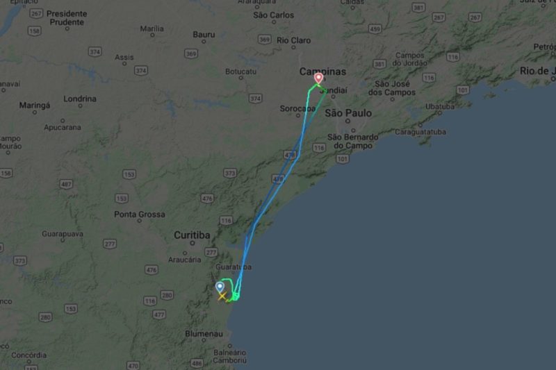 Avião não conseguiu pousar em Joinville por causa das condições do tempo &#8211; Foto: Reprodução/FlightRadar24
