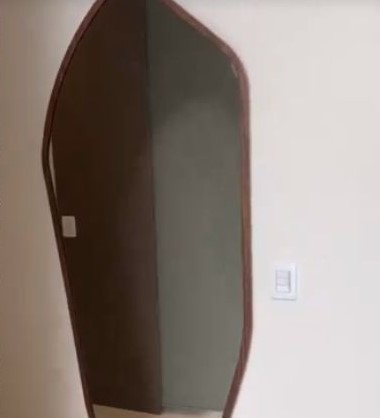 O espelho de R$ 20 mil n&atilde;o agradou o cantor – Foto: Reprodu&ccedil;&atilde;o/Internet