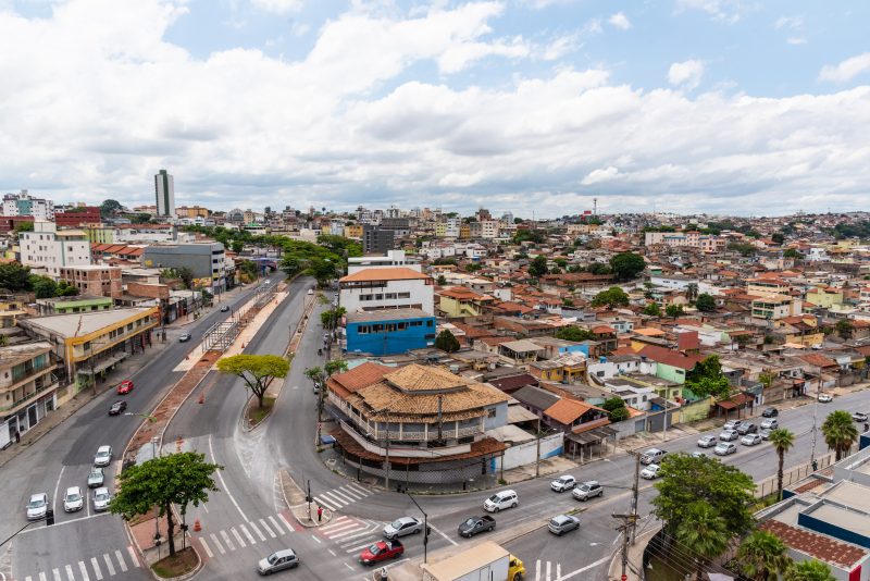 Homem &eacute; morto em casa em Contagem ap&oacute;s trai&ccedil;&atilde;o &mdash; Foto: Luci Sallum/PMC