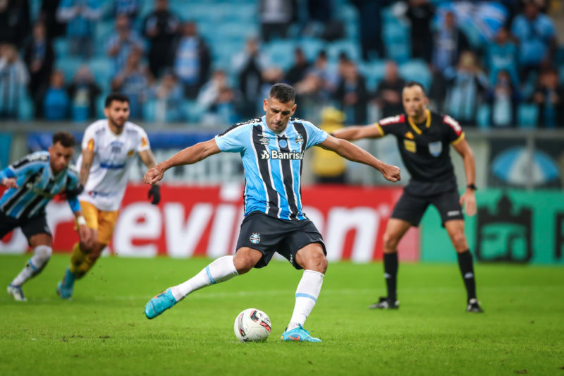 Diego Souza é dúvida no Grêmio contra o Sport nesta segunda-feira – Foto: Lucas Uebel/Gremio FBPA/ND