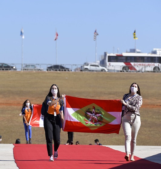 A catarinense está entre os 27 estudantes selecionados de todos os estados brasileiros. – Foto: Rodrigo Viana/Agência Senado/ND
