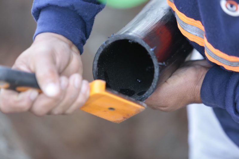 falta de água por causa de obra