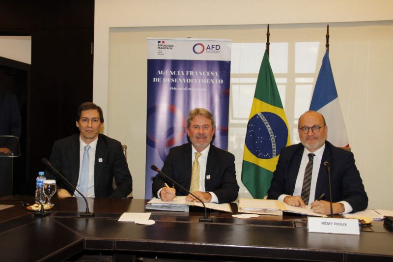 assinatura de financiamento