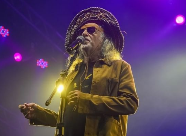 Alceu Valen&ccedil;a &eacute; uma das atra&ccedil;&otilde;es principais do Festival Sarav&aacute;, que conta com ingressos gratuitos para pessoas trans e PDCs – Foto: Internet/Reprodu&ccedil;&atilde;o/ND