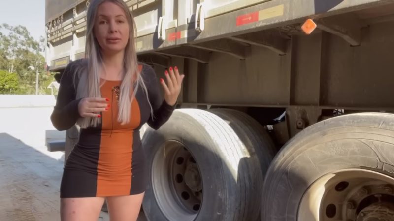 Aline Ouriques conta com mais de 1,6 milh&atilde;o de seguidores em seu canal – Foto: Internet/Reprodu&ccedil;&atilde;o/ND