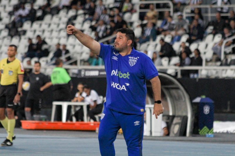 Eduardo Barroca precisa recuperar pontos diante do Bragantino – Foto: Andr&eacute; Palma Ribeiro/Ava&iacute; FC/Divulga&ccedil;&atilde;o/ND