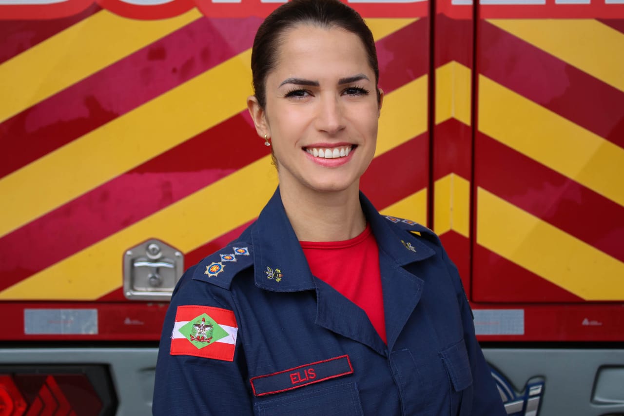 this-is-the-first-time-a-woman-has-led-a-fire-department-in-the-west