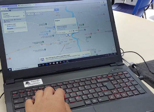 Alunos usam a tecnologia para criar a árvore genealógica digital