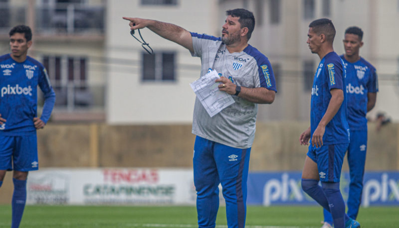 Eduardo Barroca ter&aacute; semana cheia para trabalhar – Foto: Leandro Boeira/Ava&iacute; F.C
