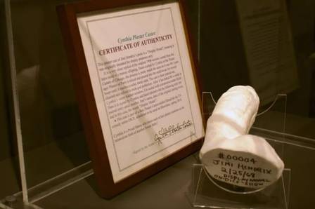 Rock star has plaster cast of full size erect penis –  Photo: AFP