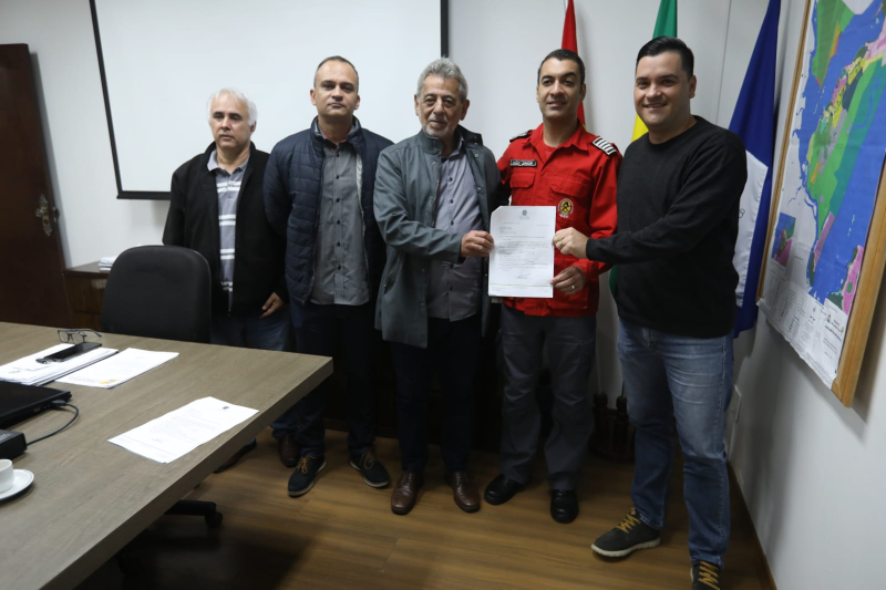 Reuni&atilde;o no gabinete da Prefeitura de S&atilde;o Francisco do Sul – Foto: Prefeitura de S&atilde;o Francisco do Sul