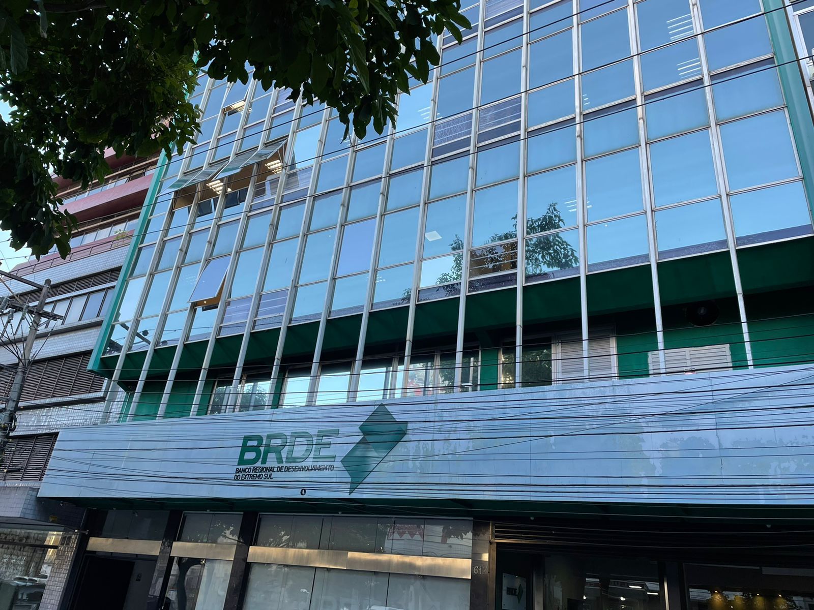 O banco que impulsiona negócios agora com nova sede em Blumenau - Economia  SC