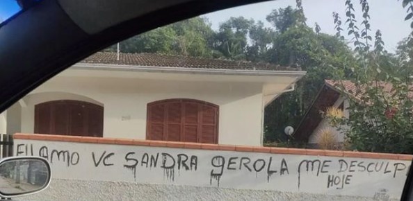 Pedido de desculpas diferente chamou a aten&ccedil;&atilde;o em Blumenau neste Dia dos Namorados. – Foto: Divulga&ccedil;&atilde;o/Diarinho Blumenau/ND