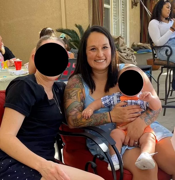 As mam&atilde;es com o pequeno Avery. – Foto: Divulga&ccedil;&atilde;o/ND