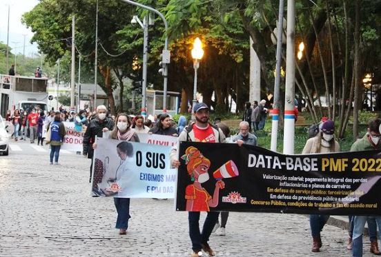 Servidores de Florian&oacute;polis tamb&eacute;m entraram em estado de greve – Foto: Reprodu&ccedil;&atilde;o/Instagram/ND