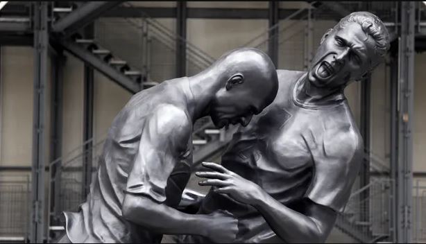 Ic&ocirc;nico lance entre Zinedine Zidane e Marco Materazzi virou est&aacute;tua que ser&aacute; exposta novamente – Foto: Getty Images/Divulga&ccedil;&atilde;o/ND